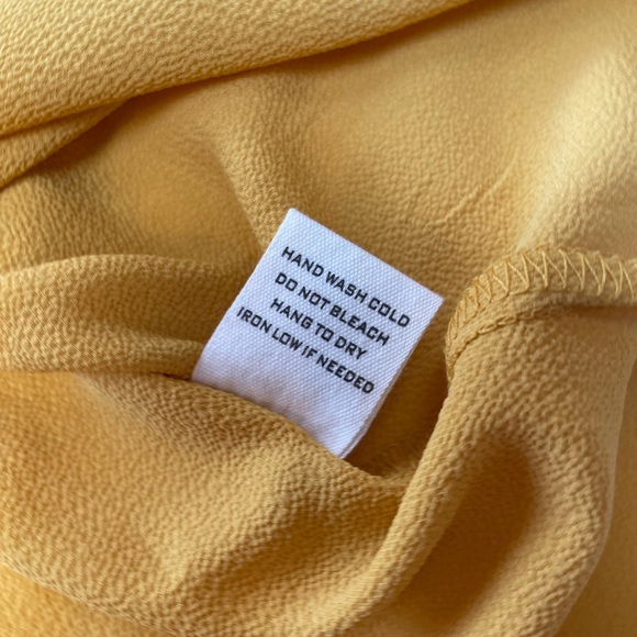 🟢 Dressy Gold tank top size small - Picture 4 of 9